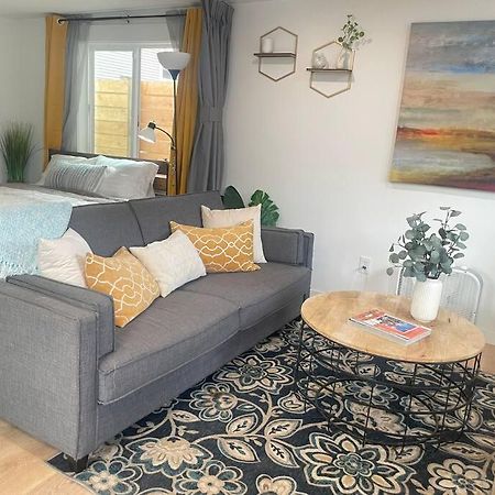 New Private Tiny Home Near Greenlake/Lightrail/I-5 シアトル エクステリア 写真