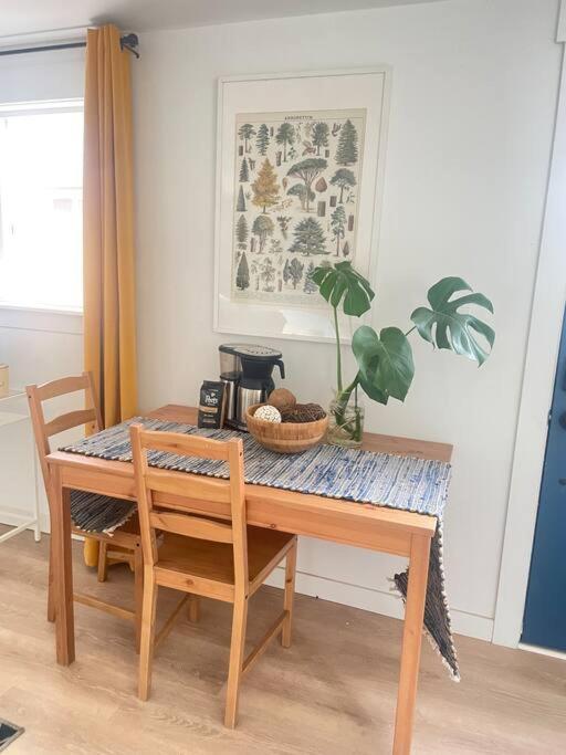New Private Tiny Home Near Greenlake/Lightrail/I-5 シアトル エクステリア 写真