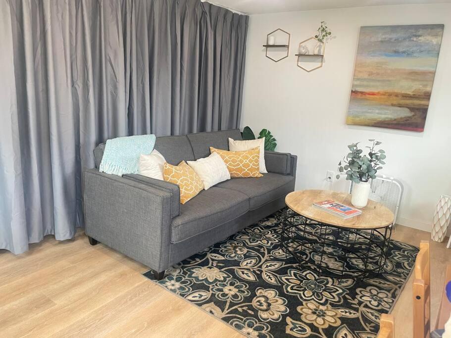 New Private Tiny Home Near Greenlake/Lightrail/I-5 シアトル エクステリア 写真